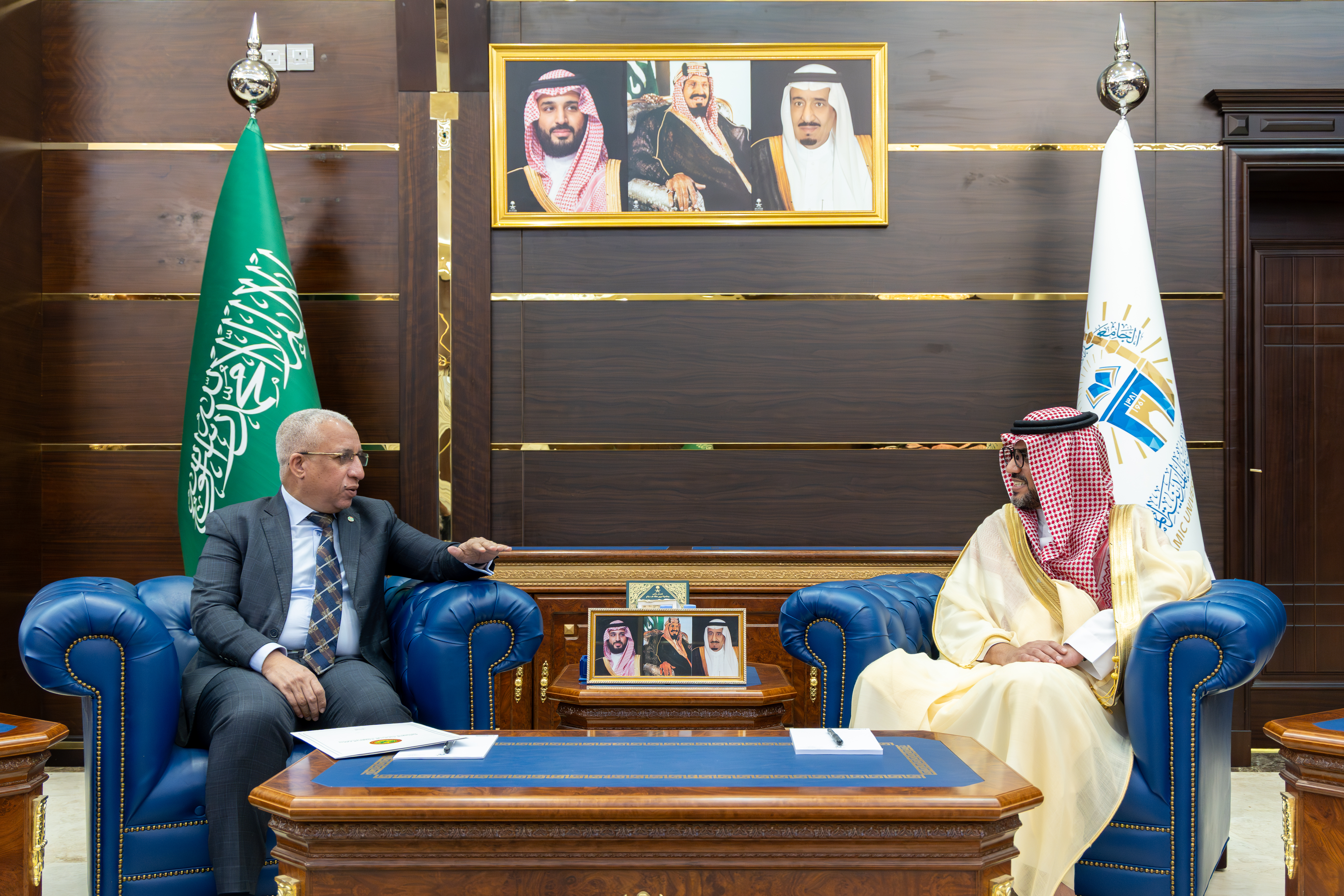 رئيس الجامعة الإسلامية يستقبل السفير الموريتاني لدى المملكة